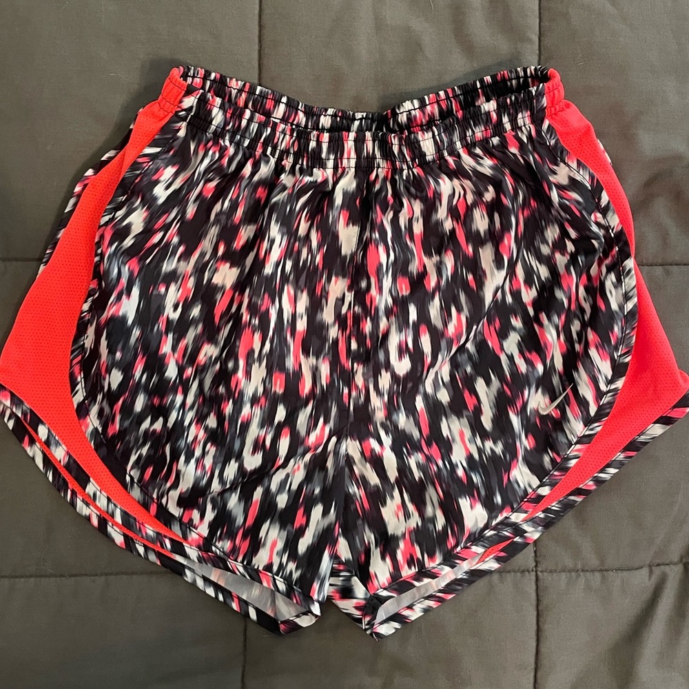 🌺 NIKE running shorts 🌺